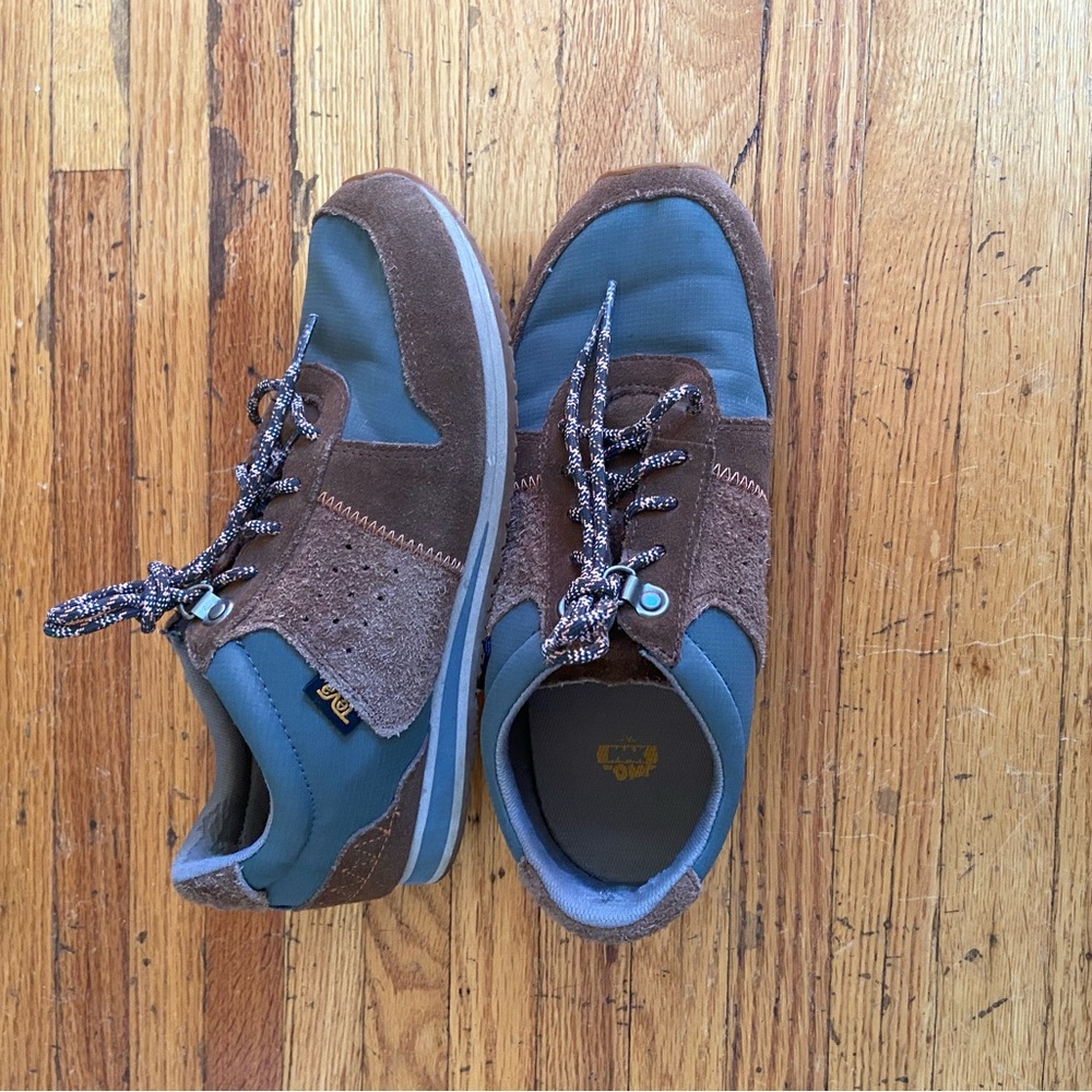 Teva Highside hiking shoes, green with brown leather accents